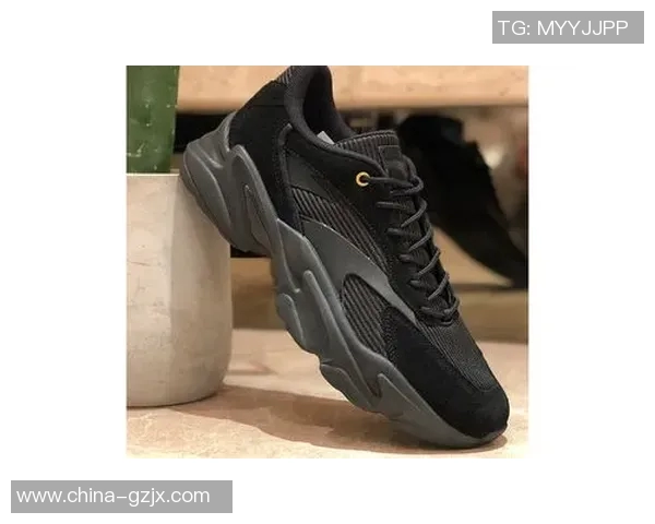 安踏全明星篮球鞋耐脏性能卓越让你轻松应对各种场地挑战 安踏全明星篮球鞋耐脏性能卓越让你轻松应对各种场地挑战